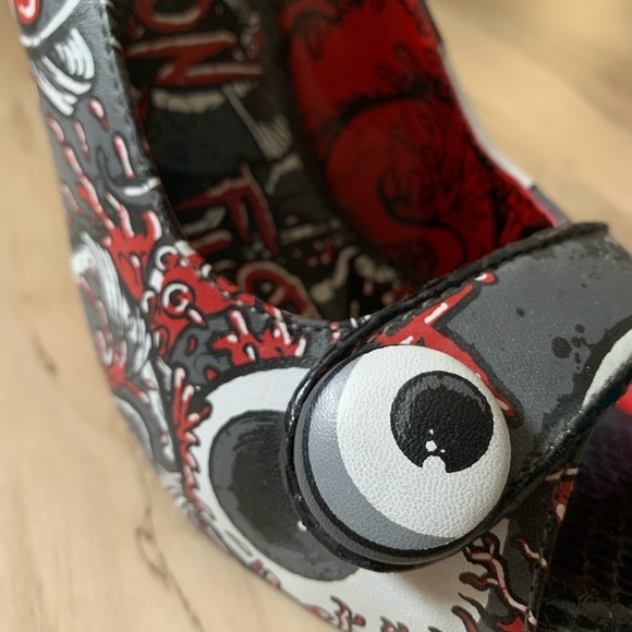 Iron Fist platform heels - Picture 3 of 7